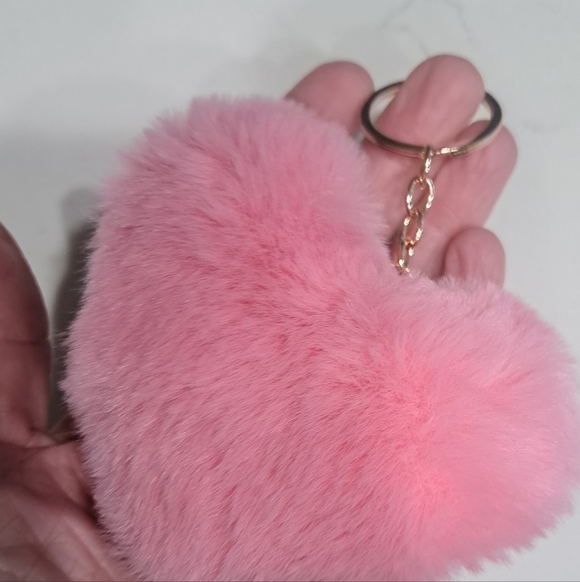 Pink Fluffy Heart Keychain - Picture 2 of 3